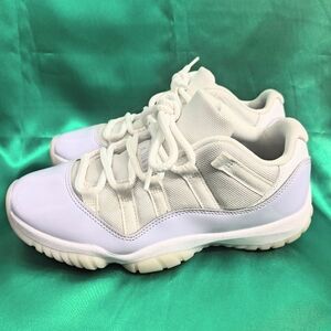 Wmns Air Jordan 11 Low "Purple Violet" Size 8